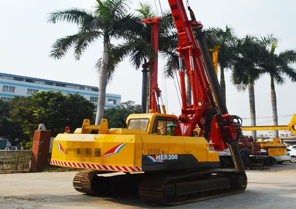 <a href=/rotary-drilling-rig.html target='_blank'>旋挖鉆機</a>